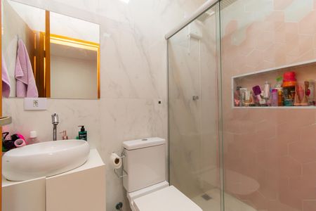 Casa à venda com 288m², 4 quartos e 5 vagas Casa à venda com 288m², 4 quartos e 5 vagasBanheiro da Suíte 2 da Casa 2