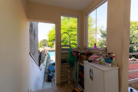 Casa à venda com 288m², 4 quartos e 5 vagas Casa à venda com 288m², 4 quartos e 5 vagasEntrada