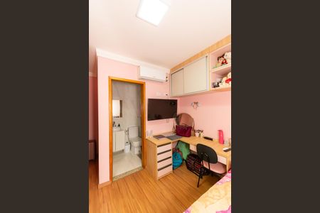 Casa à venda com 288m², 4 quartos e 5 vagas Casa à venda com 288m², 4 quartos e 5 vagasSuíte 2 da Casa 2