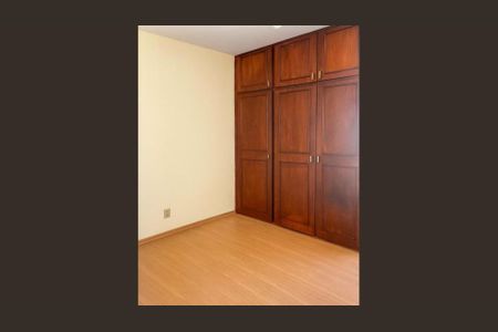 Apartamento à venda com 2 quartos, 65m² em Sagrada Família, Belo Horizonte
