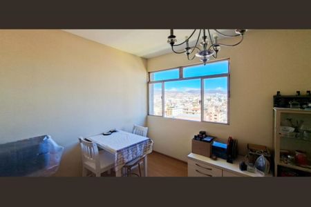 Apartamento à venda com 2 quartos, 65m² em Sagrada Família, Belo Horizonte