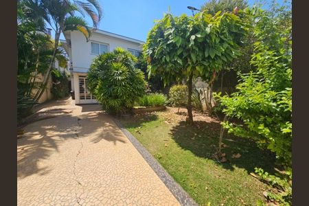 Casa à venda com 315m², 6 quartos e 6 vagas