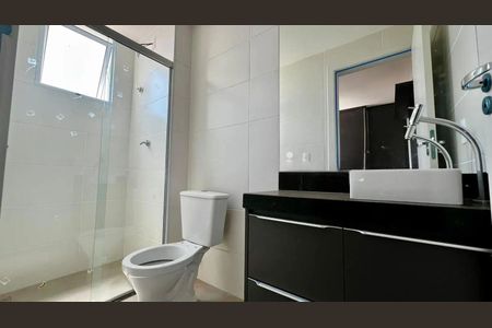 Banheiro de apartamento para alugar com 2 quartos, 56m² em Buritis, Belo Horizonte