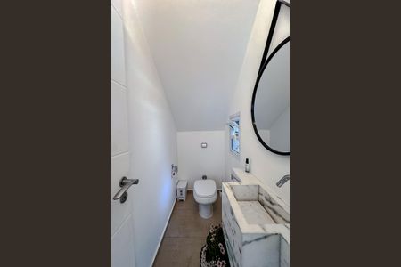 Casa para alugar com 250m², 4 quartos e 2 vagasLavabo