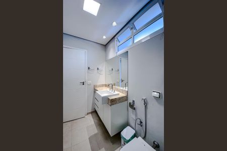 Casa para alugar com 250m², 4 quartos e 2 vagasBanheiro