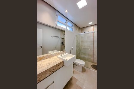 Casa para alugar com 250m², 4 quartos e 2 vagasBanheiro