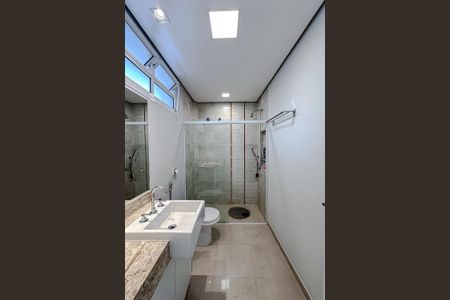 Casa para alugar com 250m², 4 quartos e 2 vagasBanheiro