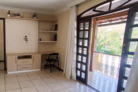 Casa de condomínio à venda com 2502m², 5 quartos e 4 vagas Casa de condomínio à venda com 2502m², 5 quartos e 4 vagasSuíte 2