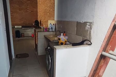 Casa de condomínio à venda com 2502m², 5 quartos e 4 vagas Casa de condomínio à venda com 2502m², 5 quartos e 4 vagasÁrea de Serviço 2