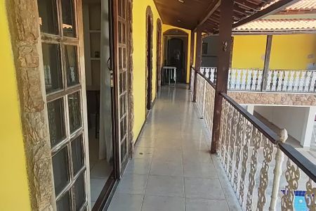 Casa de condomínio à venda com 2502m², 5 quartos e 4 vagas Casa de condomínio à venda com 2502m², 5 quartos e 4 vagasVaranda 2