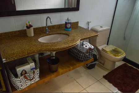 Casa de condomínio à venda com 2502m², 5 quartos e 4 vagas Casa de condomínio à venda com 2502m², 5 quartos e 4 vagasBanheiro