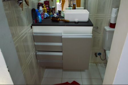 Casa de condomínio à venda com 2502m², 5 quartos e 4 vagas Casa de condomínio à venda com 2502m², 5 quartos e 4 vagasBanheiro da Suíte 1