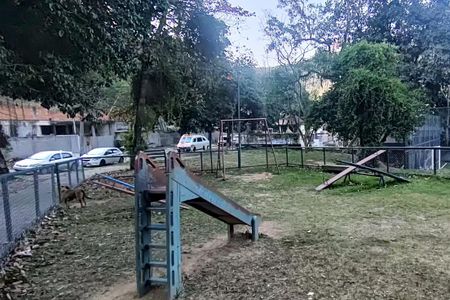 Casa de condomínio à venda com 2502m², 5 quartos e 4 vagas Casa de condomínio à venda com 2502m², 5 quartos e 4 vagasÁrea comum - Playground