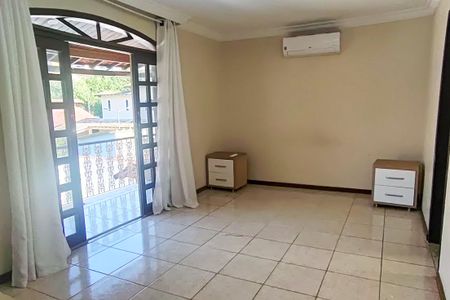 Casa de condomínio à venda com 2502m², 5 quartos e 4 vagas Casa de condomínio à venda com 2502m², 5 quartos e 4 vagasSuíte 2