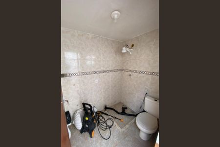 Casa de condomínio à venda com 2502m², 5 quartos e 4 vagas Casa de condomínio à venda com 2502m², 5 quartos e 4 vagasBanheiro de Serviço 2