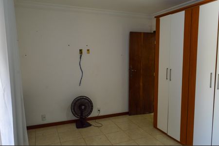 Casa de condomínio à venda com 2502m², 5 quartos e 4 vagas Casa de condomínio à venda com 2502m², 5 quartos e 4 vagasQuato 3