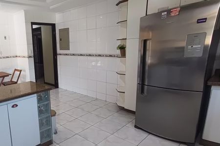 Casa de condomínio à venda com 2502m², 5 quartos e 4 vagas Casa de condomínio à venda com 2502m², 5 quartos e 4 vagasCozinha