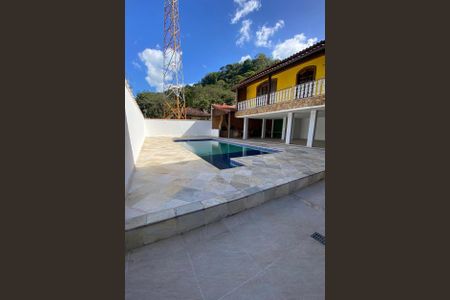 Casa de condomínio à venda com 2502m², 5 quartos e 4 vagas Casa de condomínio à venda com 2502m², 5 quartos e 4 vagasPiscina