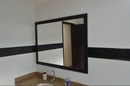 Casa de condomínio à venda com 2502m², 5 quartos e 4 vagas Casa de condomínio à venda com 2502m², 5 quartos e 4 vagasBanheiro