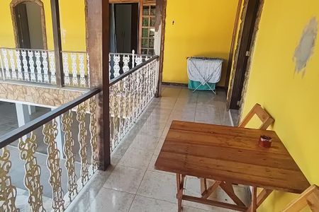 Casa de condomínio à venda com 2502m², 5 quartos e 4 vagas Casa de condomínio à venda com 2502m², 5 quartos e 4 vagasVaranda 2