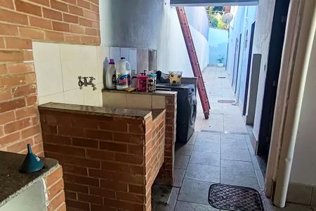 Casa de condomínio à venda com 2502m², 5 quartos e 4 vagas Casa de condomínio à venda com 2502m², 5 quartos e 4 vagasÁrea de Serviço 2