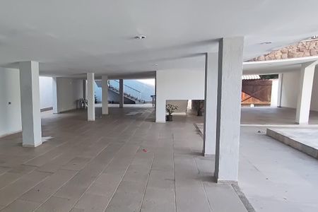 Casa de condomínio à venda com 2502m², 5 quartos e 4 vagas Casa de condomínio à venda com 2502m², 5 quartos e 4 vagasGaragem e Quintal