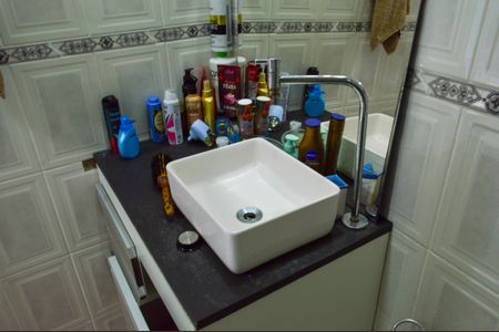 Casa de condomínio à venda com 2502m², 5 quartos e 4 vagas Casa de condomínio à venda com 2502m², 5 quartos e 4 vagasBanheiro da Suíte 1