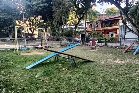 Casa de condomínio à venda com 2502m², 5 quartos e 4 vagas Casa de condomínio à venda com 2502m², 5 quartos e 4 vagasÁrea comum - Playground