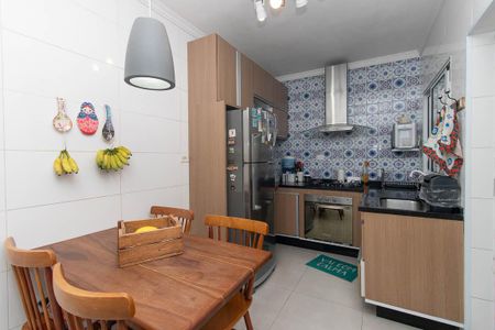 Casa à venda com 133m², 3 quartos e 2 vagas Casa à venda com 133m², 3 quartos e 2 vagasCozinha