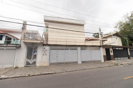 Casa à venda com 133m², 3 quartos e 2 vagas Casa à venda com 133m², 3 quartos e 2 vagasFachada