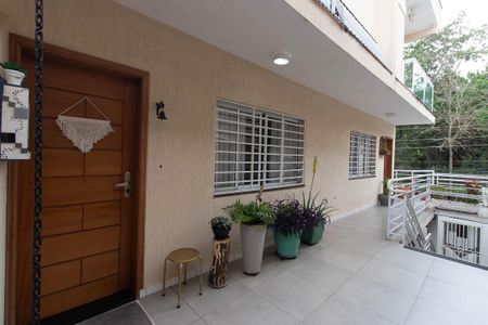 Casa à venda com 133m², 3 quartos e 2 vagas Casa à venda com 133m², 3 quartos e 2 vagasHall de Entrada