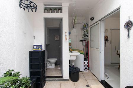 Casa à venda com 133m², 3 quartos e 2 vagas Casa à venda com 133m², 3 quartos e 2 vagasÁrea de Serviço