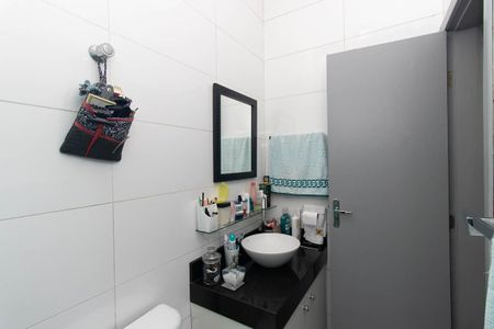 Casa à venda com 133m², 3 quartos e 2 vagas Casa à venda com 133m², 3 quartos e 2 vagasBanheiro da Suíte