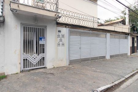 Casa à venda com 133m², 3 quartos e 2 vagas Casa à venda com 133m², 3 quartos e 2 vagasFachada