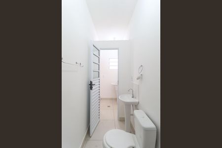 Casa para alugar com 27m², 1 quarto e sem vaga Casa para alugar com 27m², 1 quarto e sem vagaBanheiro Social