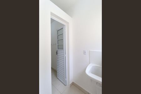 Casa para alugar com 27m², 1 quarto e sem vaga Casa para alugar com 27m², 1 quarto e sem vagaBanheiro