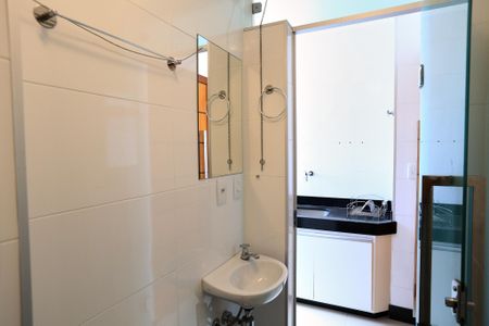 Apartamento à venda com 240m², 3 quartos e 5 vagasBanheiro de serviço