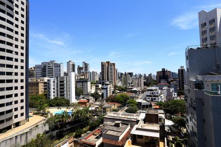 Apartamento à venda com 240m², 3 quartos e 5 vagasVista