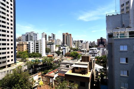 Apartamento à venda com 240m², 3 quartos e 5 vagasVista do Quarto 2