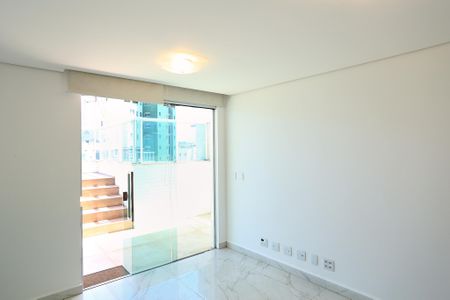 Apartamento à venda com 240m², 3 quartos e 5 vagasCobertura