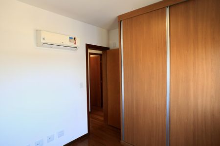 Apartamento à venda com 240m², 3 quartos e 5 vagasQuarto 2
