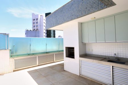 Apartamento à venda com 240m², 3 quartos e 5 vagasCobertura
