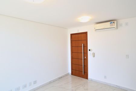 Apartamento à venda com 240m², 3 quartos e 5 vagasCobertura