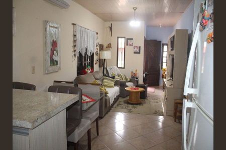 Sala de casa à venda com 3 quartos, 180m² em Costa E Silva, Porto Alegre