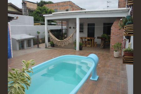 Casa à venda com 180m², 3 quartos e 2 vagasPiscina