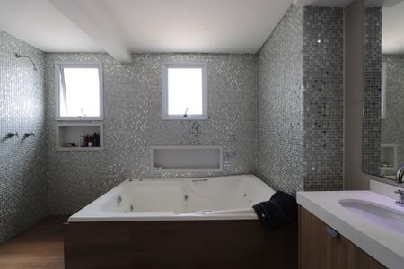 Apartamento para alugar com 265m², 4 quartos e 4 vagasBanheiro da Suíte 