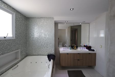 Apartamento para alugar com 265m², 4 quartos e 4 vagasBanheiro da Suíte 