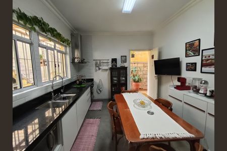 Casa à venda com 190m², 3 quartos e 2 vagasCozinha