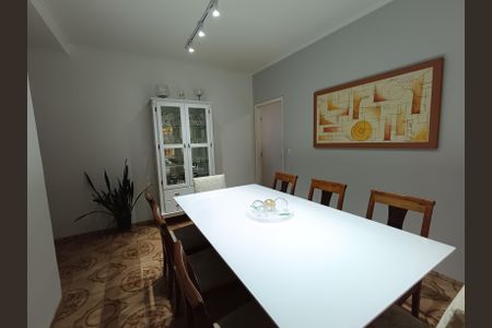 Casa à venda com 190m², 3 quartos e 2 vagasCopa