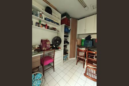 Casa à venda com 190m², 3 quartos e 2 vagasQuarto de Serviço